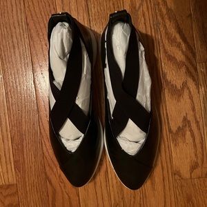 Taryn Rose Danielle luxury Black leather elastic shoes